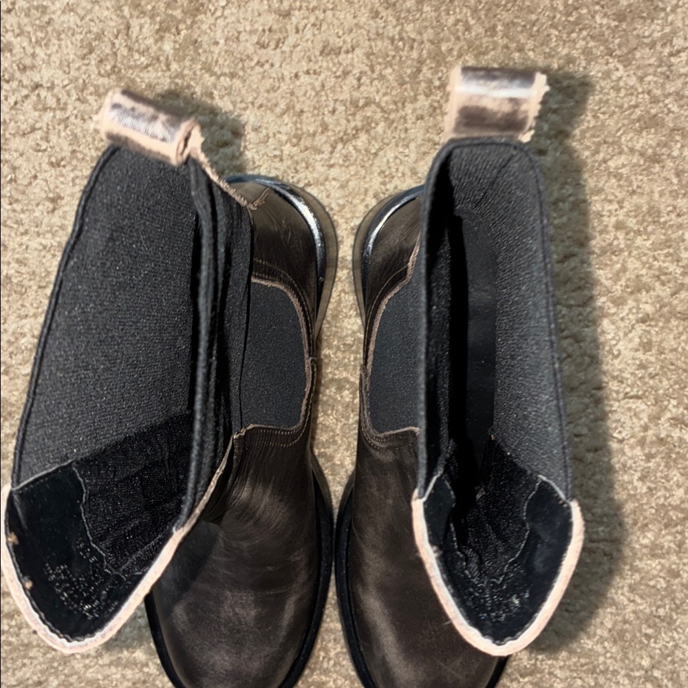 Steve Madden Leather Chelsea Boots - Picture 7 of 8
